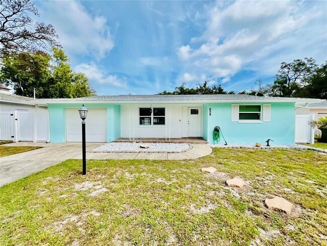 Building Photo - 640 Magnolia St