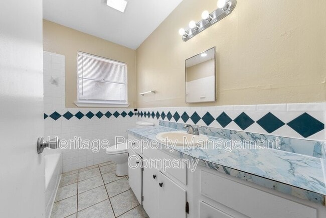 Building Photo - 138 Dora St