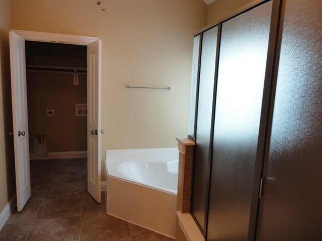 Building Photo - 9546 Lance Dr