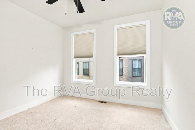Building Photo - 1552 W Moore St