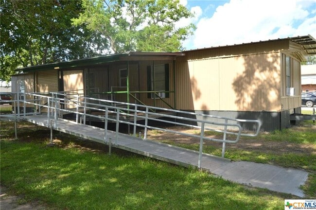 Primary Photo - 8966 FM1593