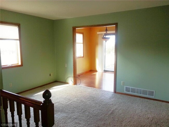 Building Photo - 502 Prairie Ln