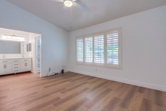 Building Photo - Single Story Oceanside Home Available July...