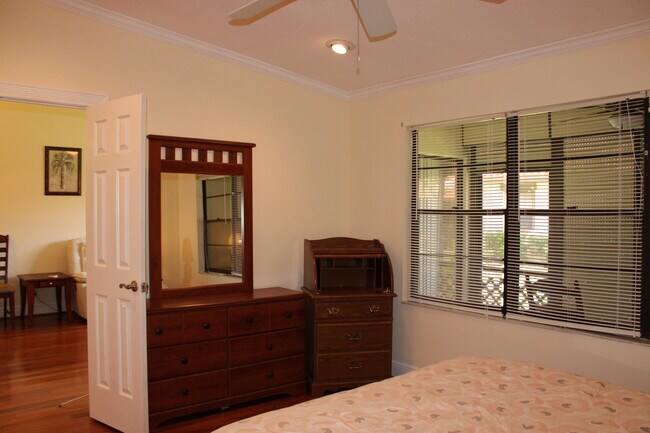 Building Photo - 38 Bethesda Park Cir