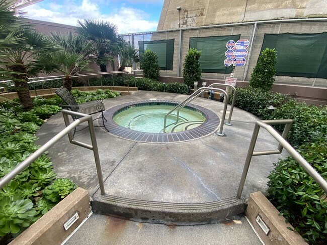 Building Photo - Epic REA: Fabulous 2 BR/2 BA South Beach C...