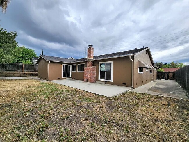Building Photo - 3015 Barmouth Dr