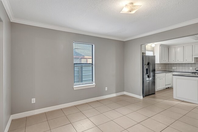 Building Photo - 1802 Eubanks St