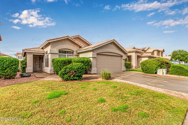 Building Photo - 1132 N Hudson Pl