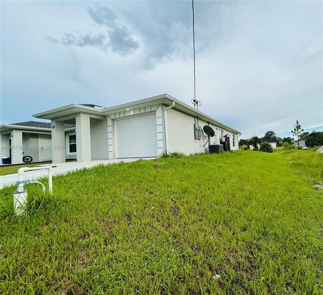 Building Photo - 1110 Augusta St E