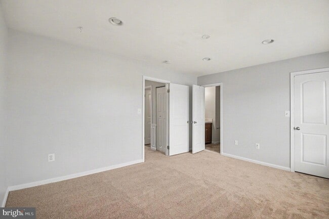 Building Photo - 3648 McDowell Ct