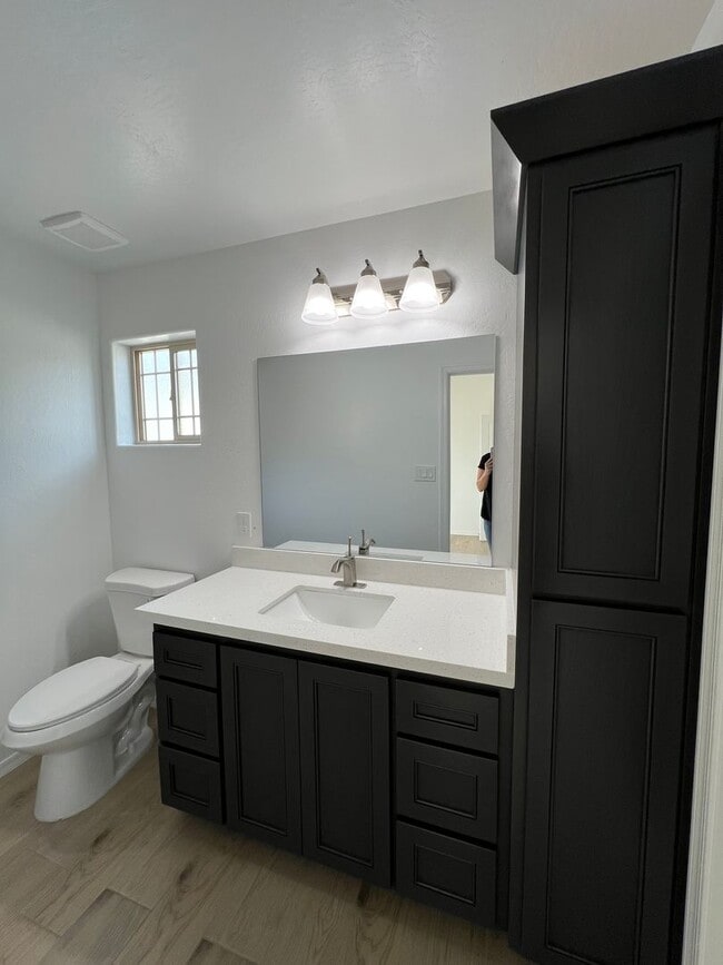 Building Photo - NEWER 3 BEDROOM HOME!