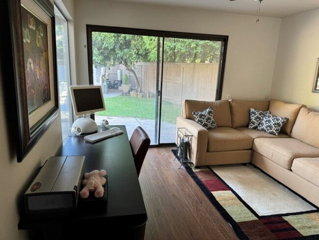 Building Photo - Gorgeous 3-Bedroom House in Gold River wit...