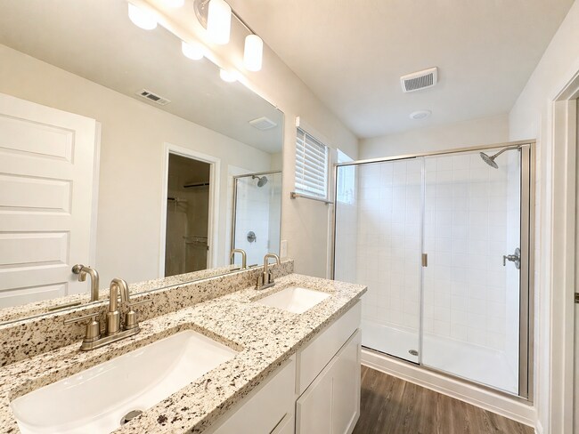Building Photo - AVAILABLE JUNE 1ST; APPLY AT OUR WEBSITE TODAY!!