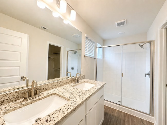 Building Photo - AVAILABLE NOW; APPLY AT OUR WEBSITE TODAY!!