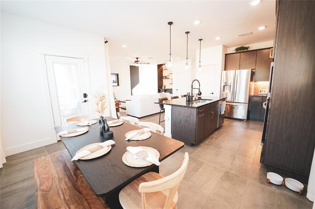 Building Photo - 7557 Donnelly Ave