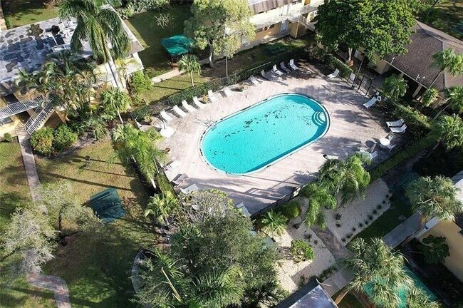 Building Photo - 5168 NE 6th Ave