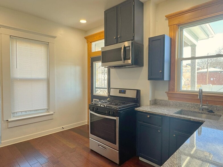 Building Photo - 98 Miami Ave