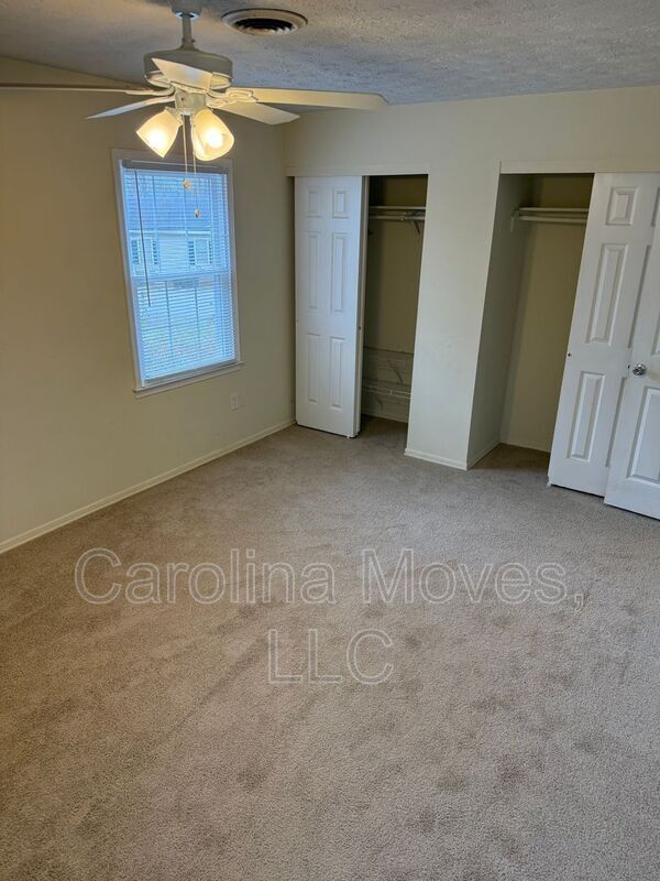 Building Photo - 11 Cooperfield Ave