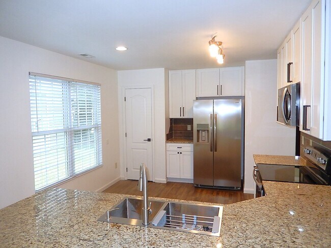 Building Photo - 4331 Crowfield Dr