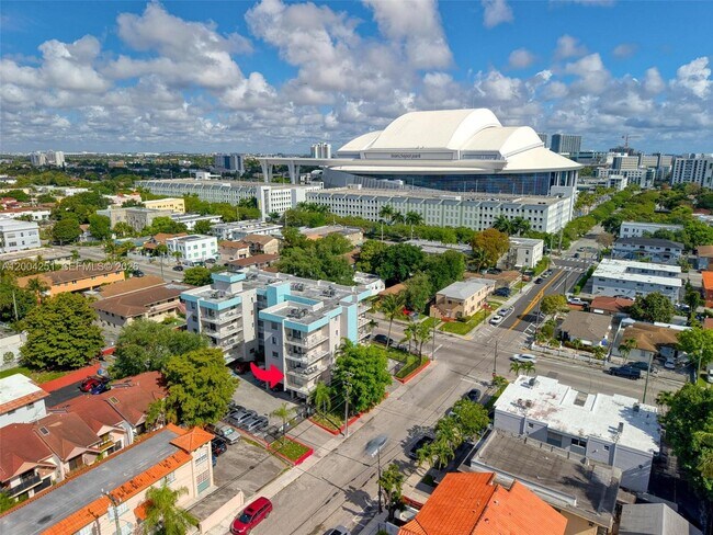 Building Photo - 140 NW 14th Ave