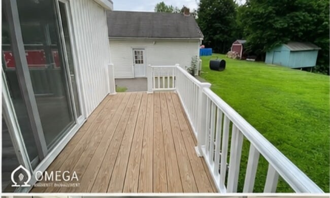 Building Photo - 13 Elm St