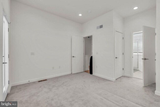 Building Photo - 3000 Schirra Ln