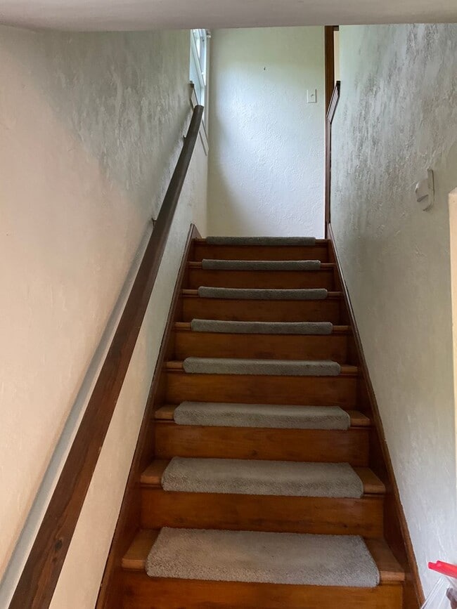 Building Photo - 3 Bedroom - Peaceful Living Just Minutes f...