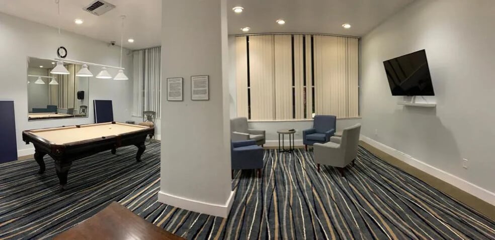 Building Photo - 11930 N Bayshore Dr