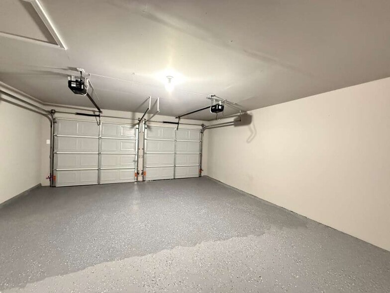 Building Photo - 317 E Lindbergh Blvd