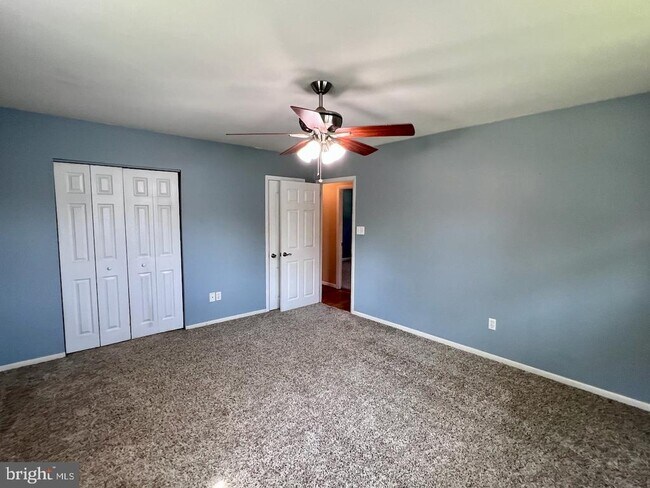 Building Photo - 2208 Jamaica Dr