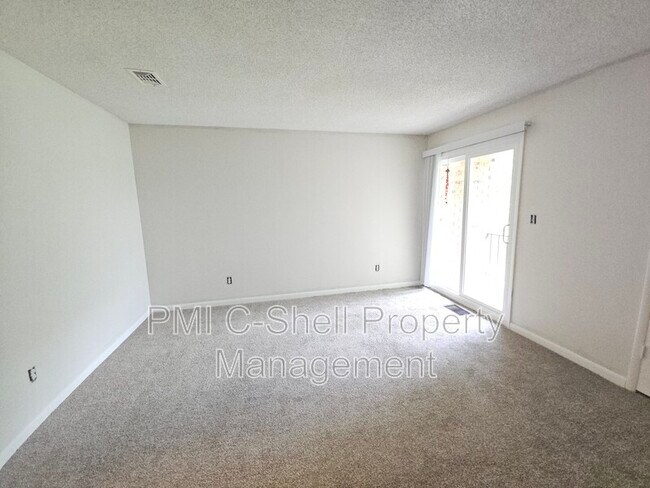 Building Photo - 4730 Huron Dr