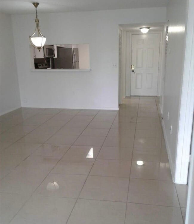 Building Photo - 405 SW 113th Way