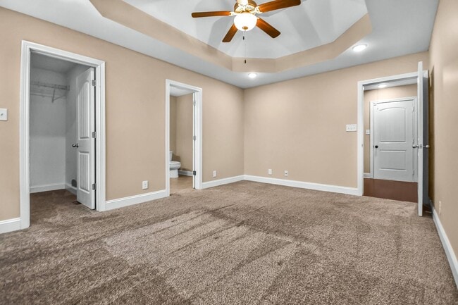 Building Photo - Pet Friendly Three Bedroom!