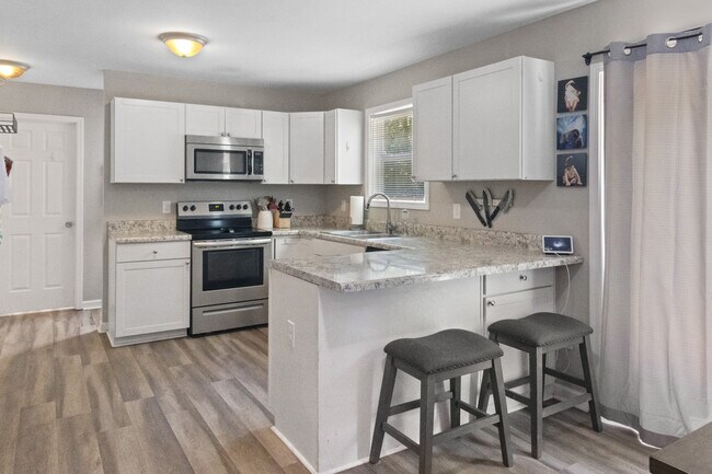 Building Photo - 485 Candlestick Dr