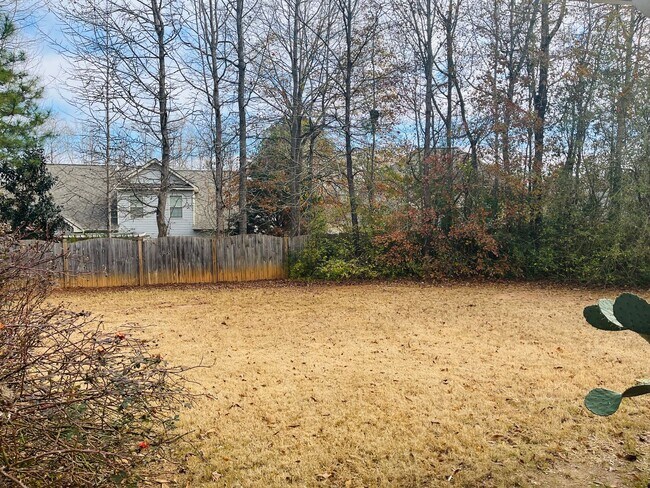 Building Photo - Welcome home! 3 Bedroom 2 Bath home in Sum...