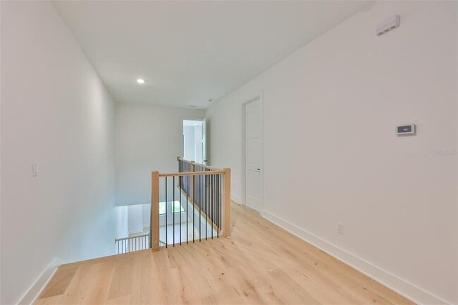Building Photo - 419 W Frances Ave