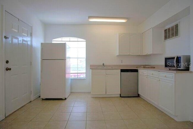 Building Photo - 308 Australian Way