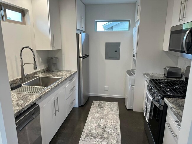 Building Photo - 2547 Avery Ct