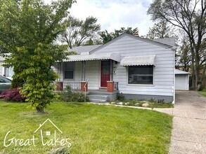 Building Photo - Beautiful 2 Bedroom 1 Bathroom now availab...