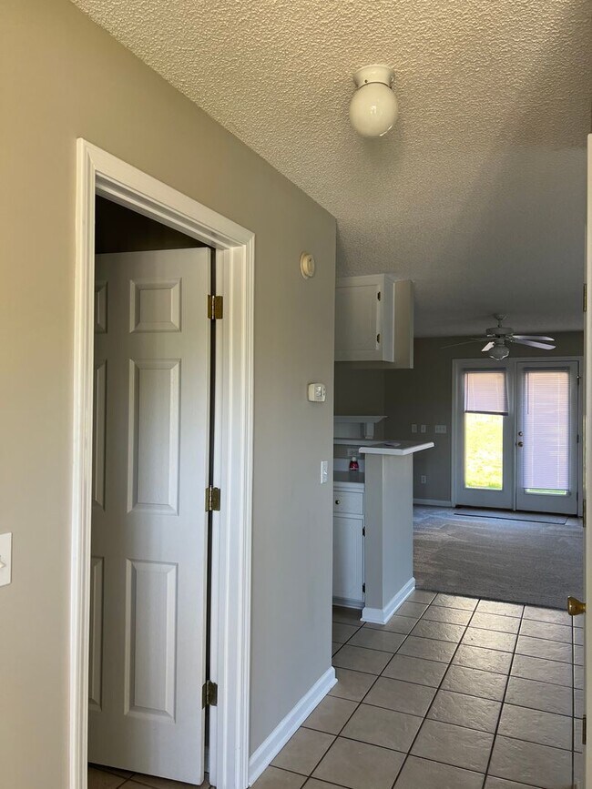 Building Photo - 153 Woodberry Dr