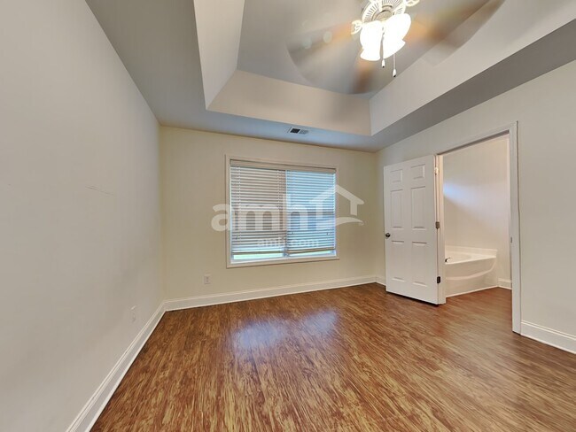 Building Photo - 2904 John Cabot Dr