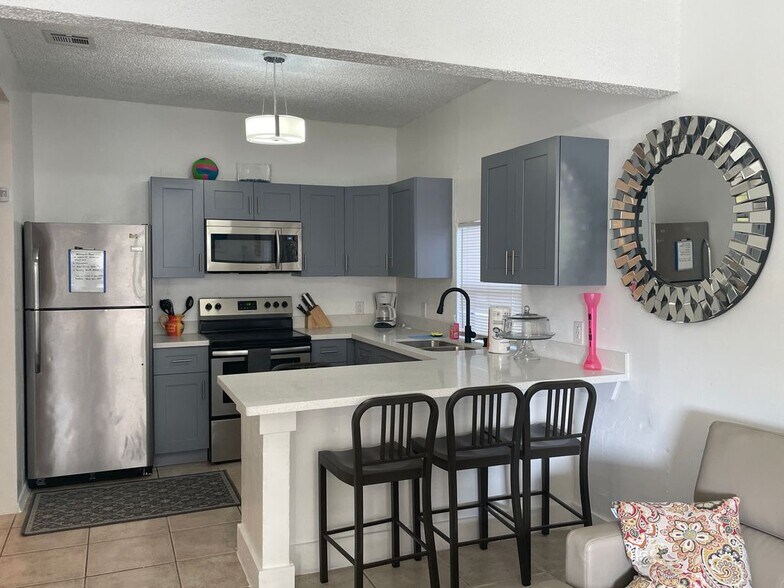 Building Photo - 5504 NW 3rd Ave