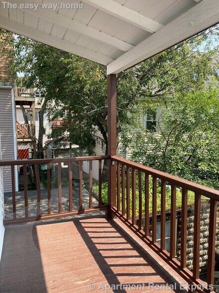 Building Photo - 96 Capen St