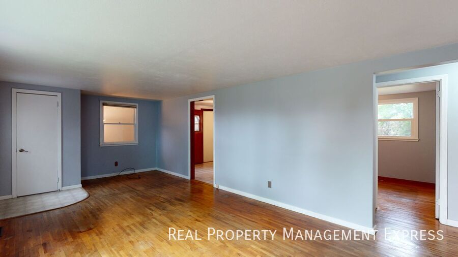 Building Photo - Cozy 3 Bedroom 1 Bathroom in Western Sioux...