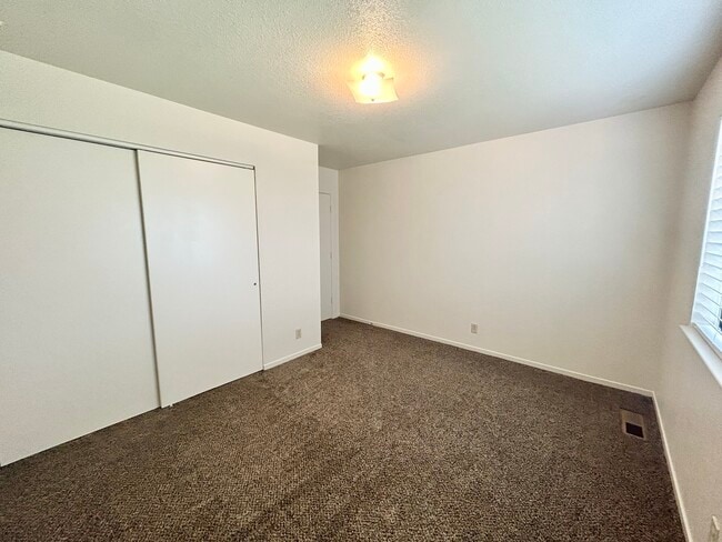 Building Photo - 1584 Johnson Ln