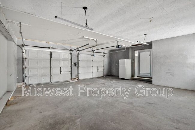 Building Photo - 5165 Westwood Dr