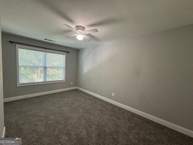 Building Photo - 1270 Binghampton Cir