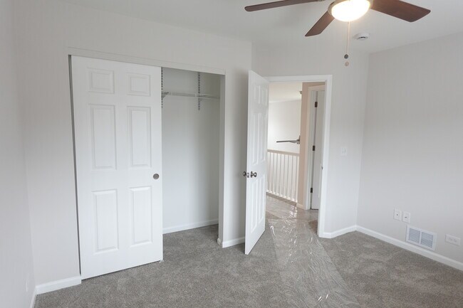 Building Photo - 3430 Blue Ridge Dr