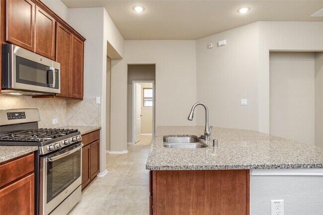 Building Photo - 20222 Rainflower Bay Ln