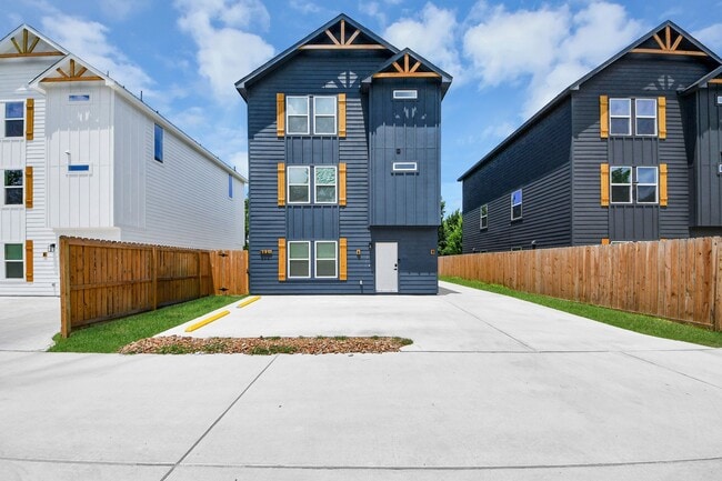 Building Photo - 8021 Birmingham St